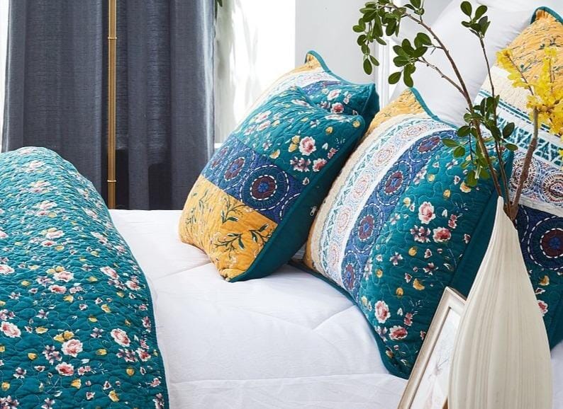 DaDa Bedding Patchwork Bed of Wild Flowers Floral King Size Pillow Sham Cover, 20" x 36" (JHW886)
