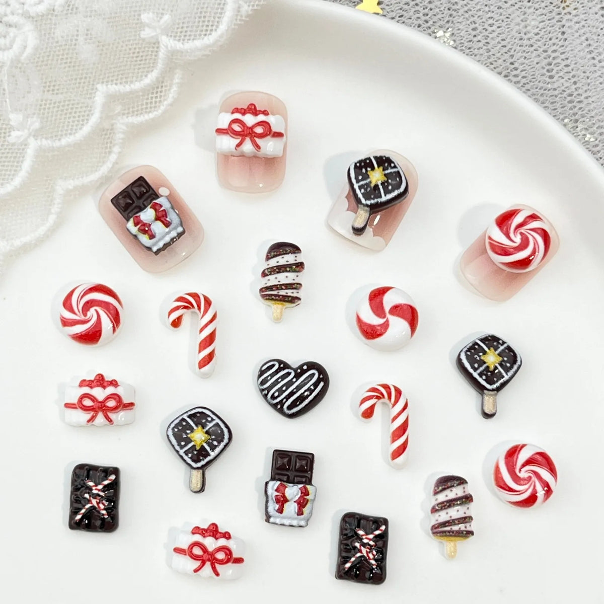 Christmas Resin Nail Charms Food Play Candy Nail Art Accessories Realistic 3D Chocolate Cake Design DIY Wearable Nail Decoration