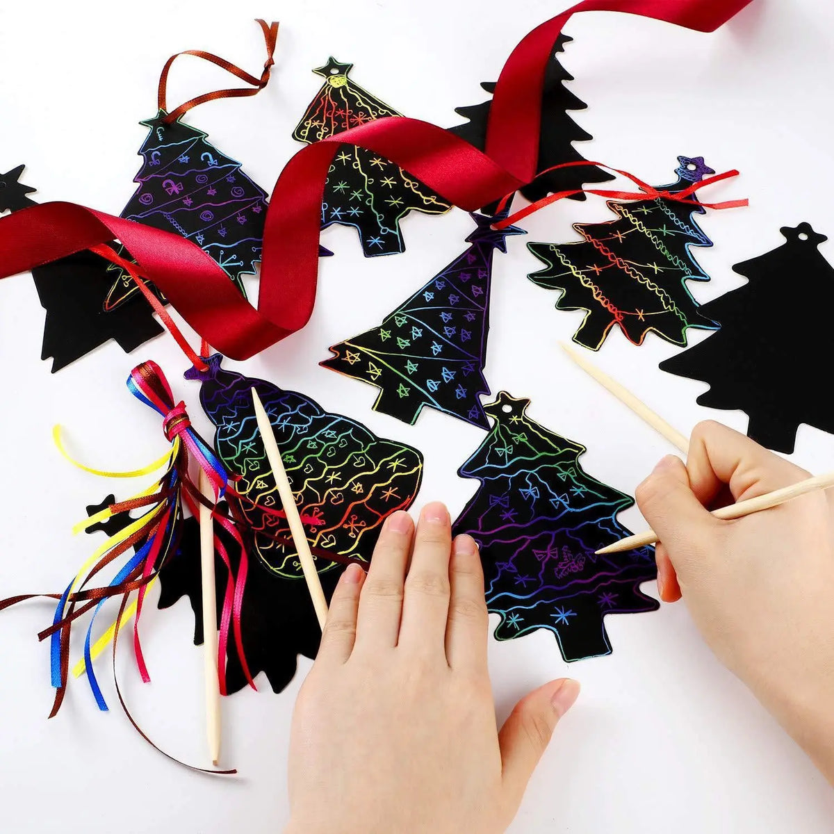 12/24pcs Rainbow Scratch Art Paper - DIY Christmas Ornaments & Party Favors - Tree Pattern, Best for Christmas