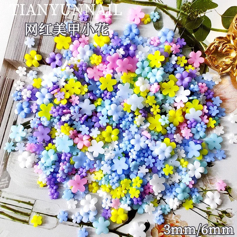 100pcs Japanese White Small Flower Nail Art Charms 3D Resin 5Petal Rhinestones Nail Decorations Kawaii Accessories Manicure DIY