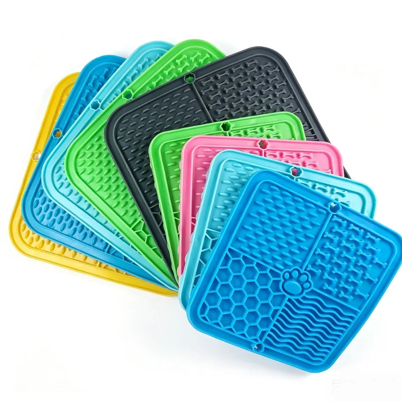 Food Grade Silicone Pet Slow Feeder Licking Mat with Strong Suction Cup AntiGulping Feeding Pad for Dog Cat Treat Anxiety Relief