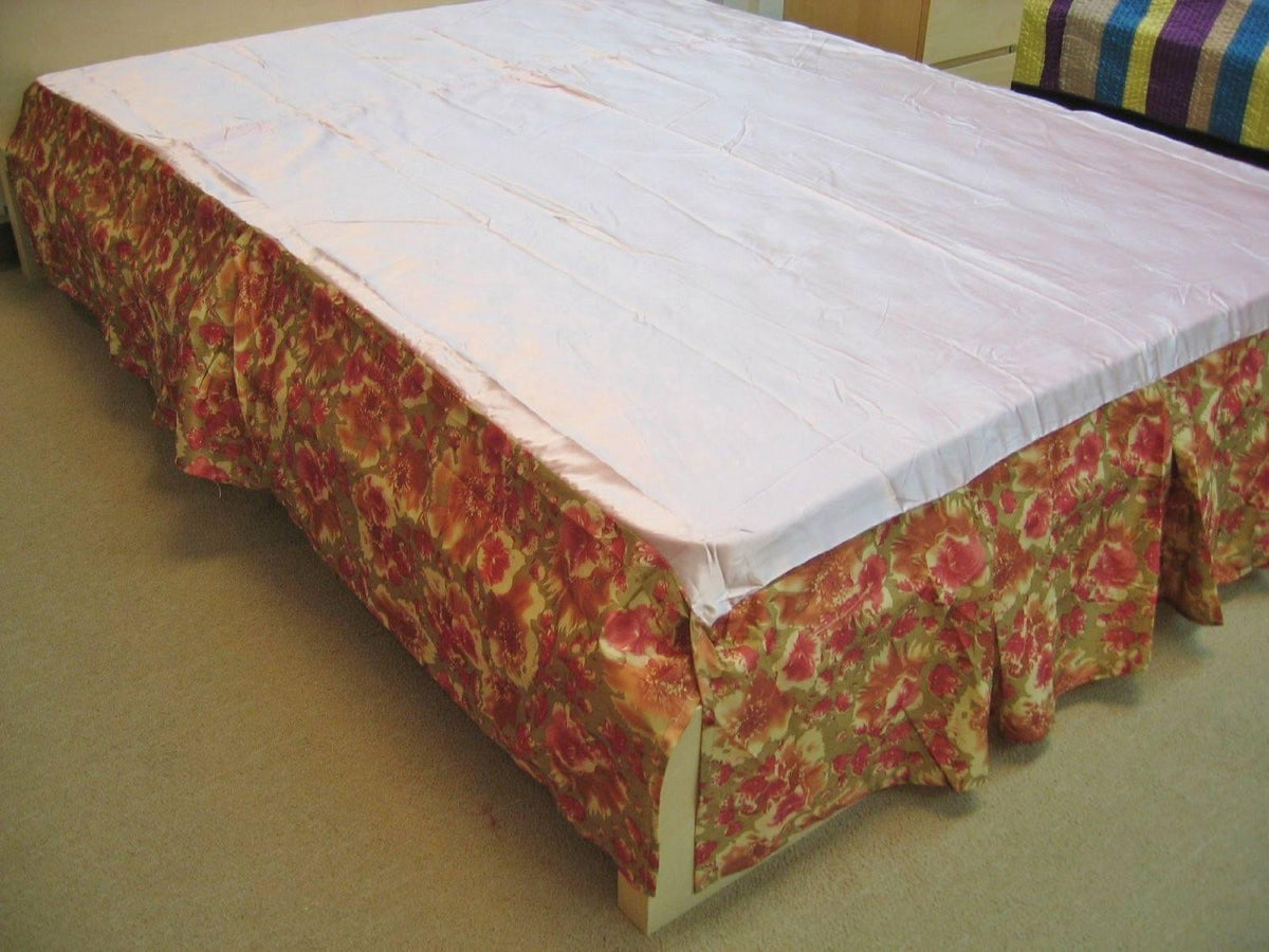 DaDa Bedding Sunrise Hibiscus Floral Dust Ruffle Pleated Satiny Pink Bed Skirt - 14" Drop  (BS-BM465L-1)
